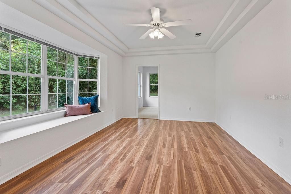 Activo con contrato: $314,000 (3 camas, 2 baños, 2027 Pies cuadrados)