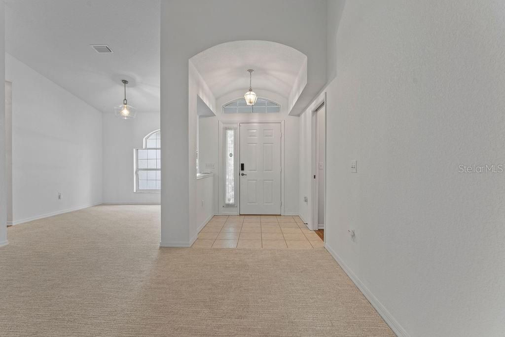 Activo con contrato: $314,000 (3 camas, 2 baños, 2027 Pies cuadrados)