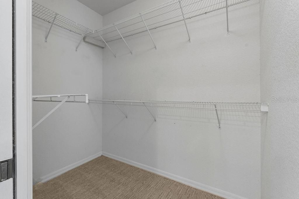 Activo con contrato: $314,000 (3 camas, 2 baños, 2027 Pies cuadrados)