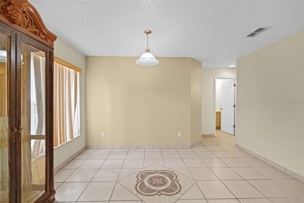 Active With Contract: $390,000 (3 beds, 2 baths, 2793 Square Feet)