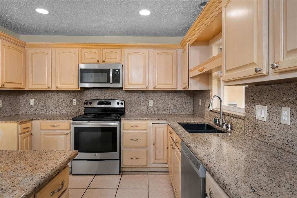 Active With Contract: $390,000 (3 beds, 2 baths, 2793 Square Feet)