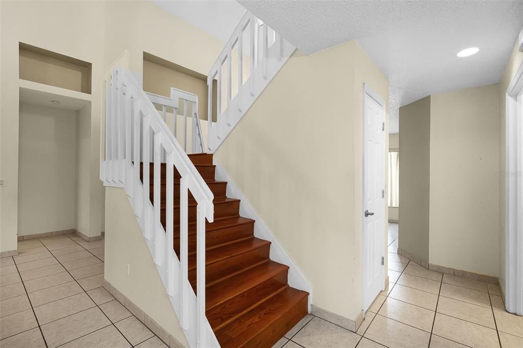 Active With Contract: $390,000 (3 beds, 2 baths, 2793 Square Feet)