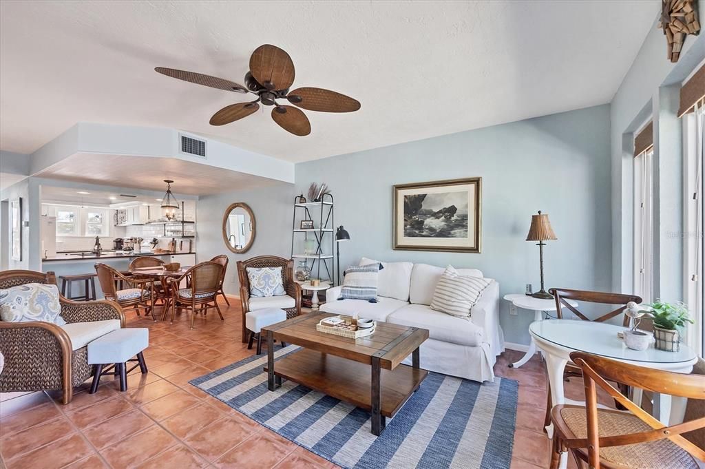 出租: $4,000 (2 贝兹, 2 浴室, 1248 平方英尺)