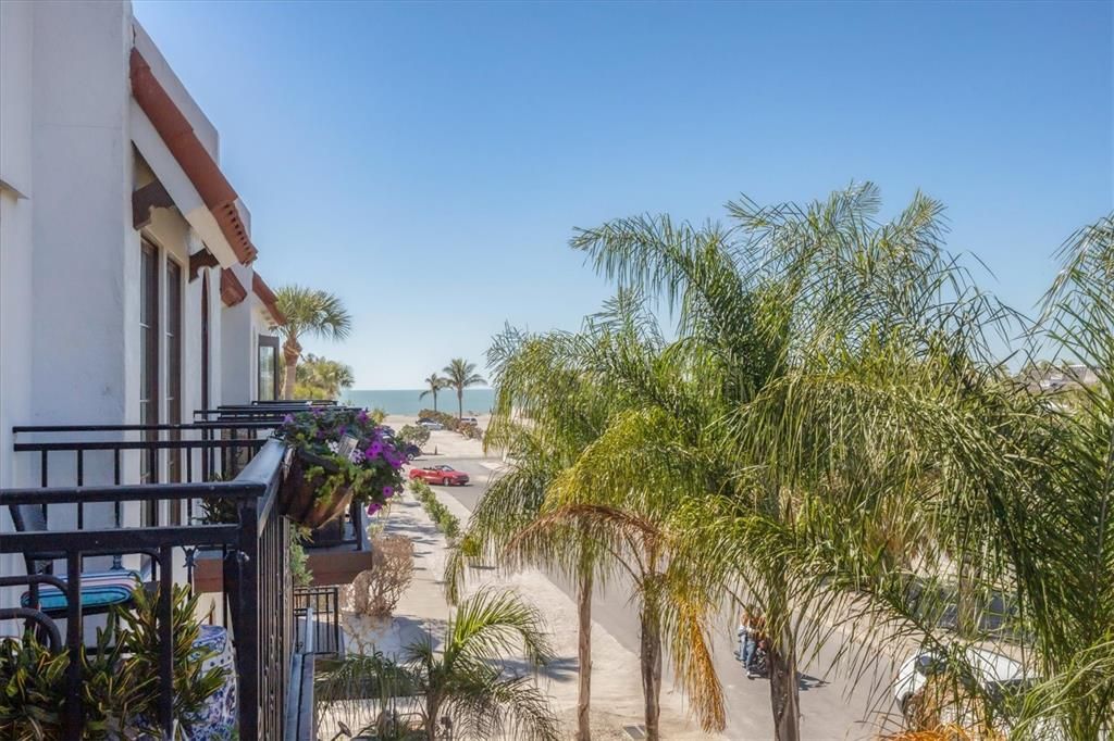 出租: $4,000 (2 贝兹, 2 浴室, 1248 平方英尺)