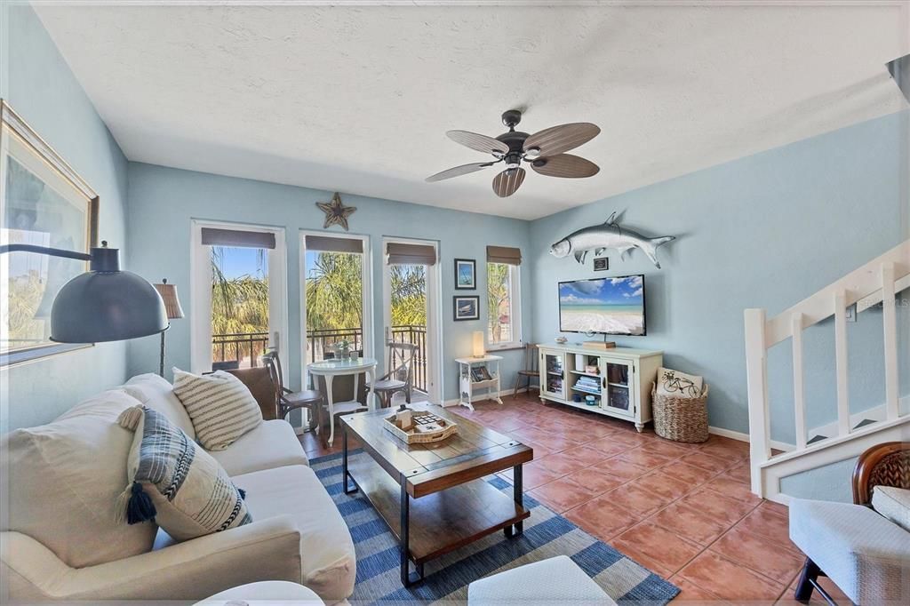 出租: $4,000 (2 贝兹, 2 浴室, 1248 平方英尺)