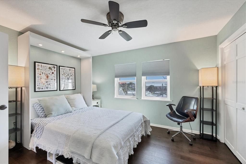 出租: $4,000 (2 贝兹, 2 浴室, 1248 平方英尺)