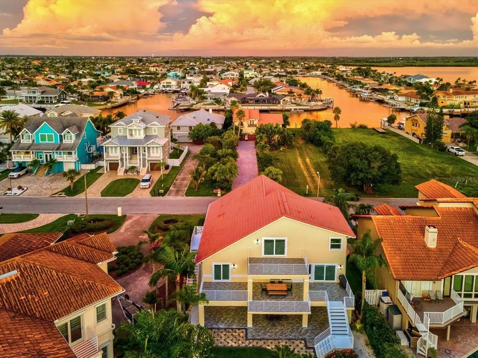 На продажу: $3,199,999 (3 спален, 3 ванн, 2886 Квадратных фут)
