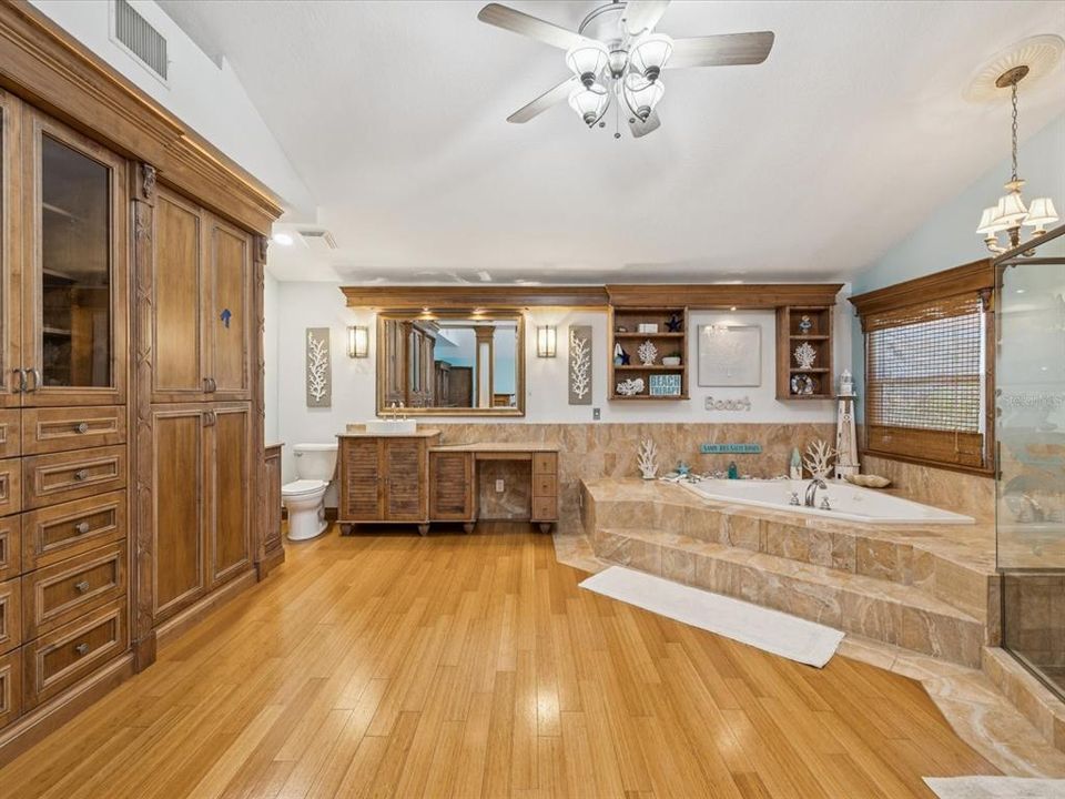 На продажу: $3,199,999 (3 спален, 3 ванн, 2886 Квадратных фут)