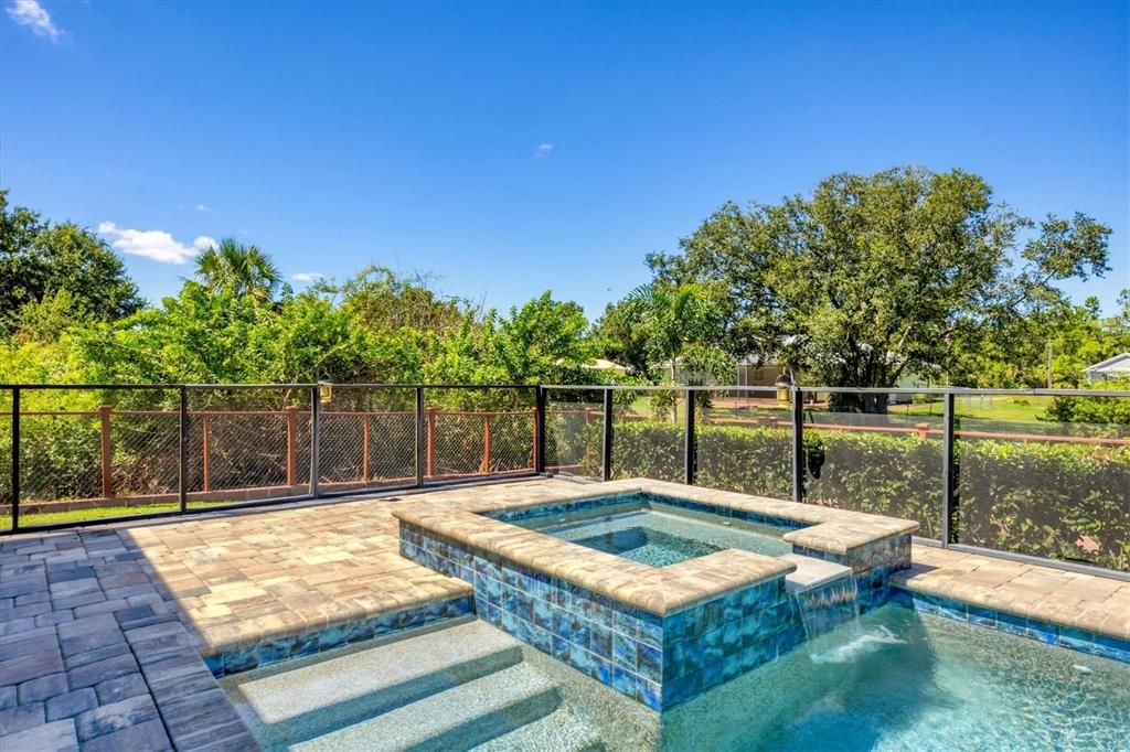 На продажу: $525,999 (3 спален, 2 ванн, 1539 Квадратных фут)