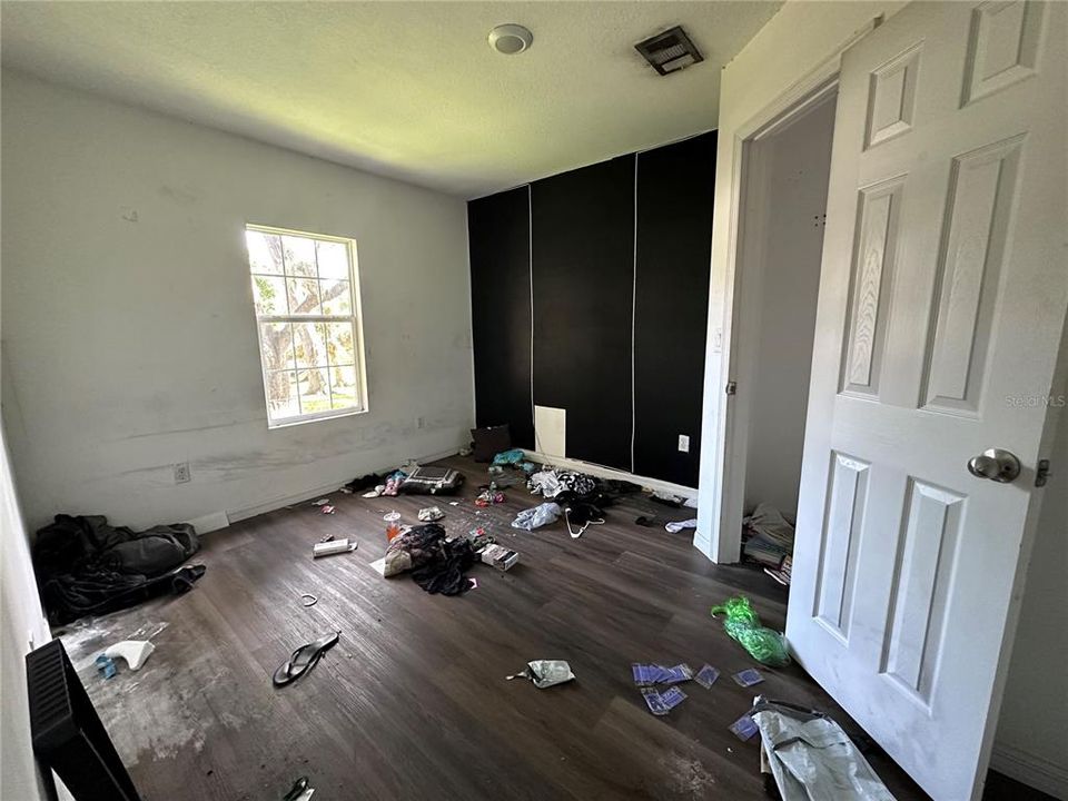 Activo con contrato: $400,000 (5 camas, 2 baños, 2016 Pies cuadrados)