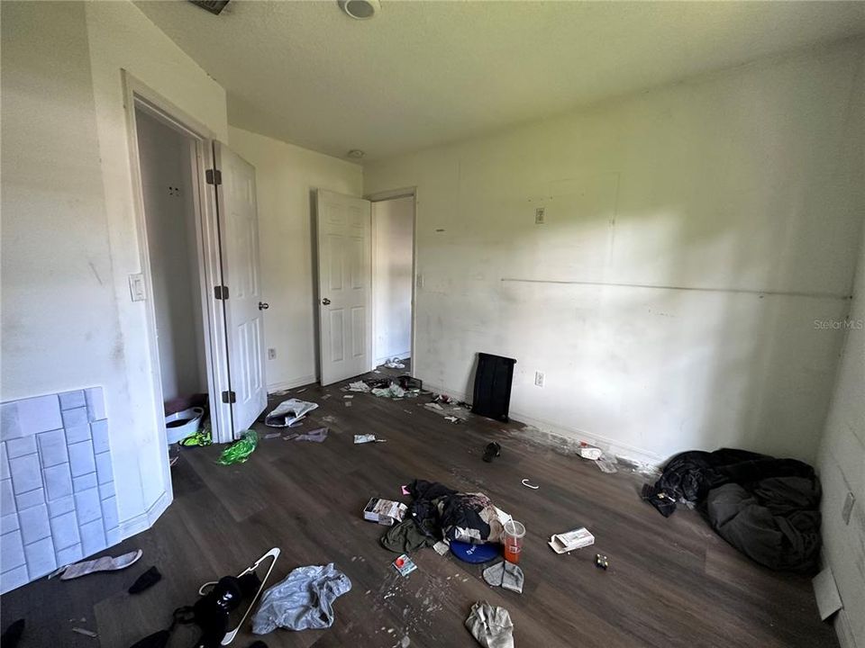 Activo con contrato: $400,000 (5 camas, 2 baños, 2016 Pies cuadrados)