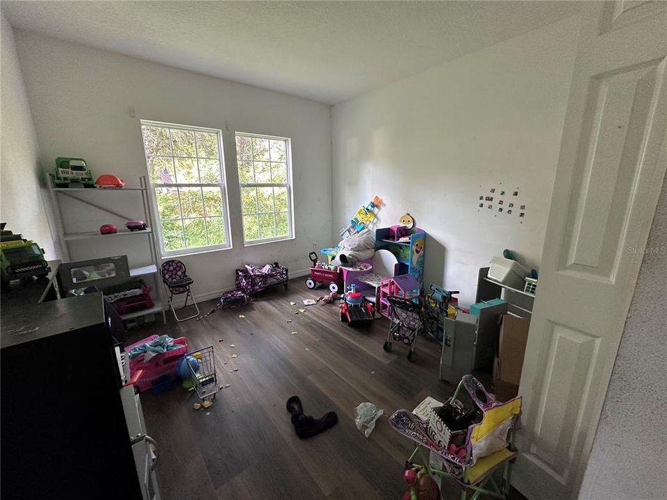 Activo con contrato: $400,000 (5 camas, 2 baños, 2016 Pies cuadrados)