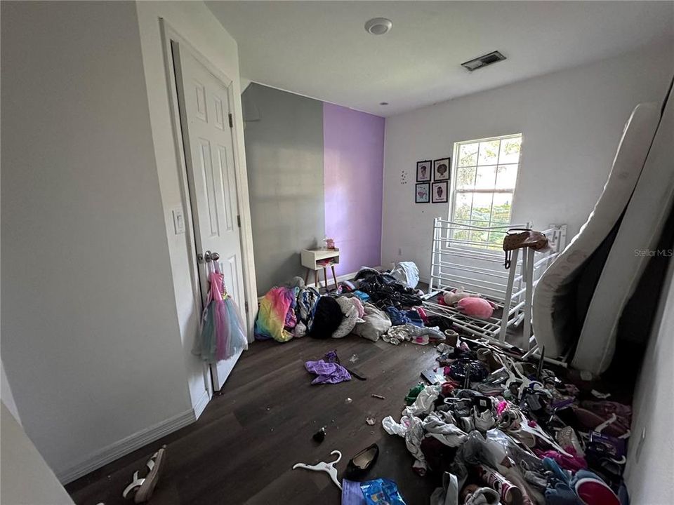 Activo con contrato: $400,000 (5 camas, 2 baños, 2016 Pies cuadrados)