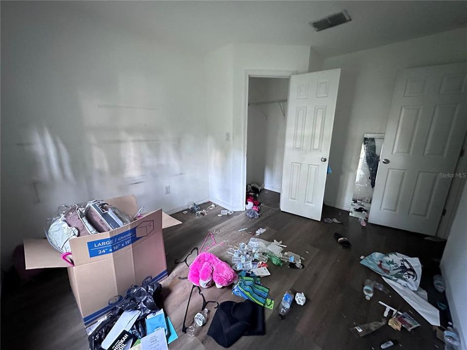 Activo con contrato: $400,000 (5 camas, 2 baños, 2016 Pies cuadrados)