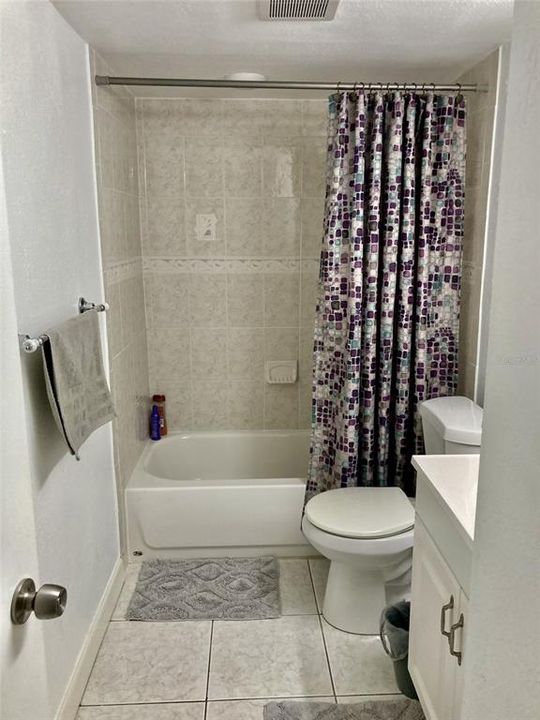 Active With Contract: $110,000 (2 beds, 1 baths, 1086 Square Feet)