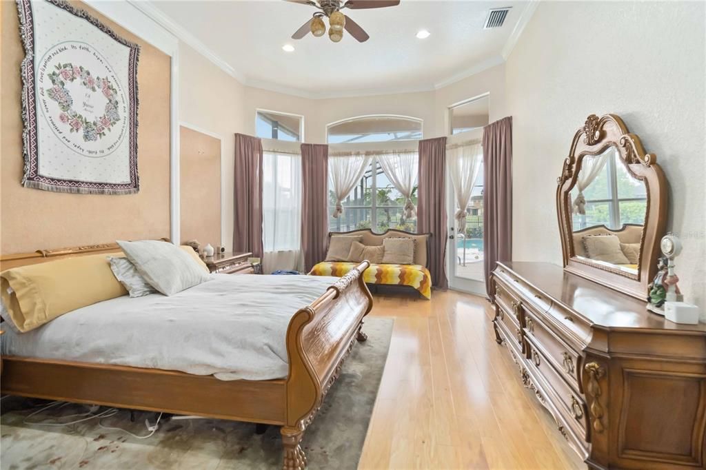 En Venta: $825,000 (4 camas, 3 baños, 3071 Pies cuadrados)