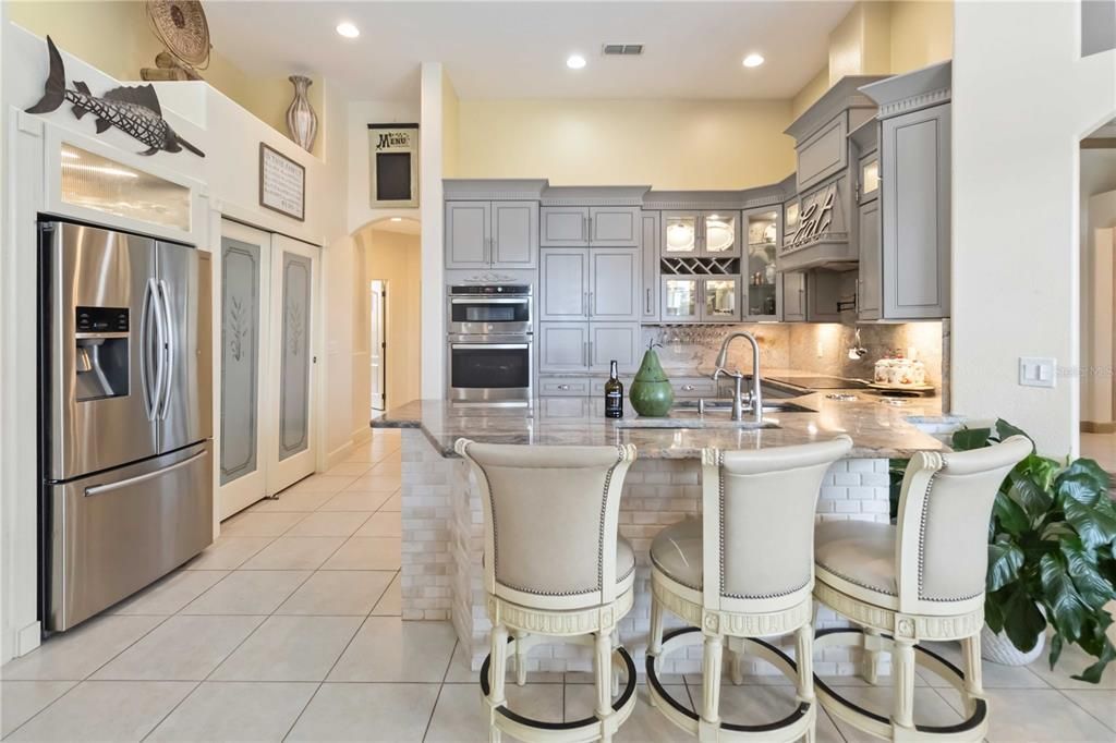 En Venta: $825,000 (4 camas, 3 baños, 3071 Pies cuadrados)