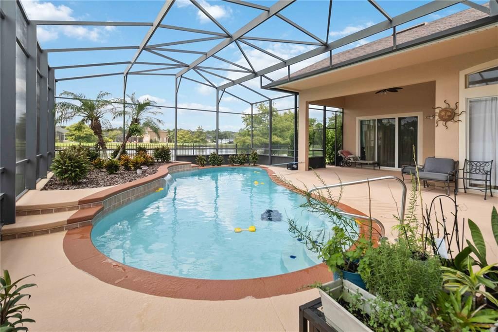 En Venta: $825,000 (4 camas, 3 baños, 3071 Pies cuadrados)