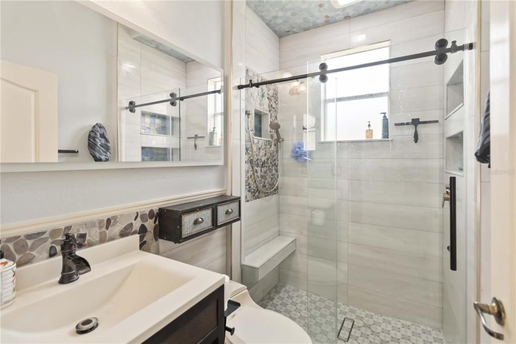 En Venta: $825,000 (4 camas, 3 baños, 3071 Pies cuadrados)