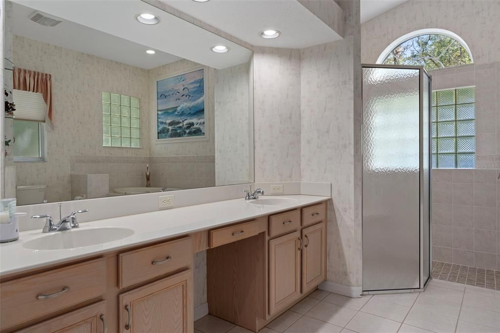 Active With Contract: $569,900 (3 beds, 3 baths, 2775 Square Feet)