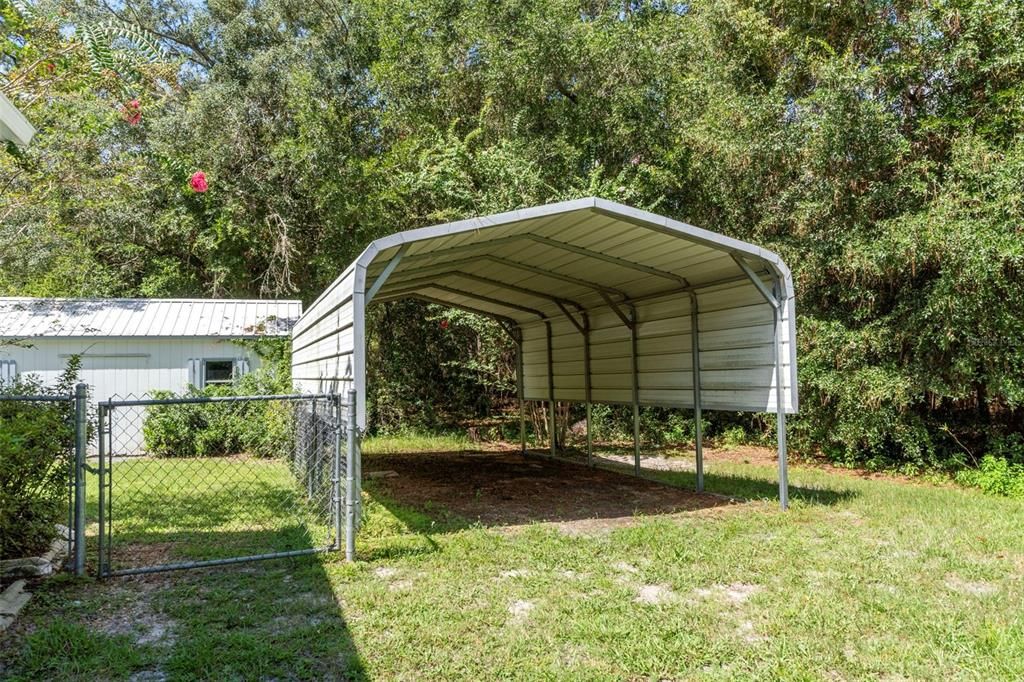 Active With Contract: $569,900 (3 beds, 3 baths, 2775 Square Feet)