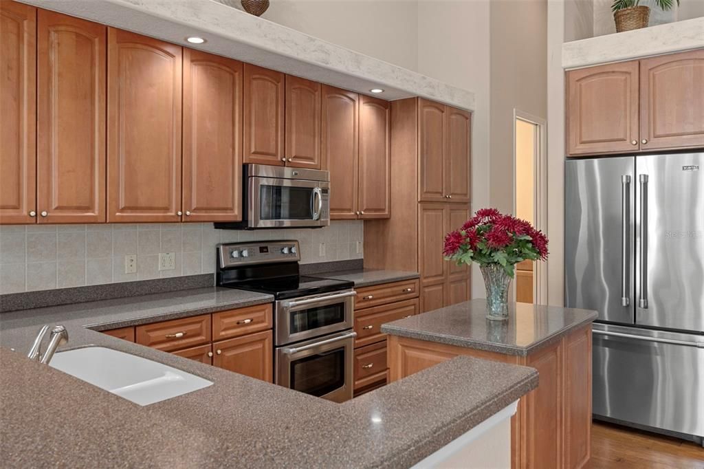 Active With Contract: $569,900 (3 beds, 3 baths, 2775 Square Feet)