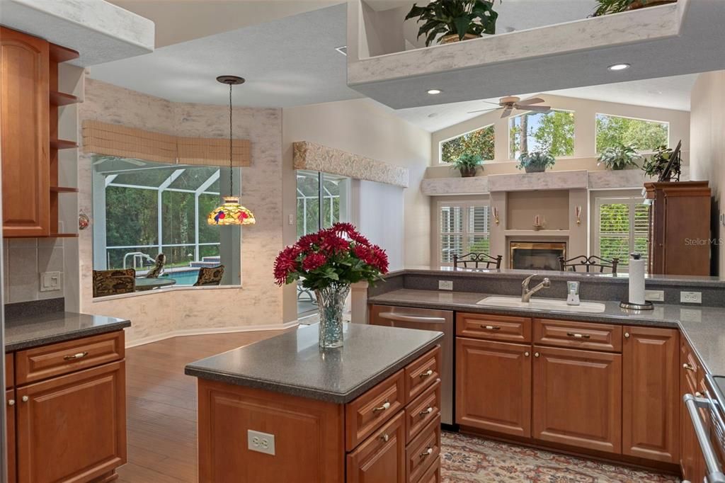 Active With Contract: $569,900 (3 beds, 3 baths, 2775 Square Feet)