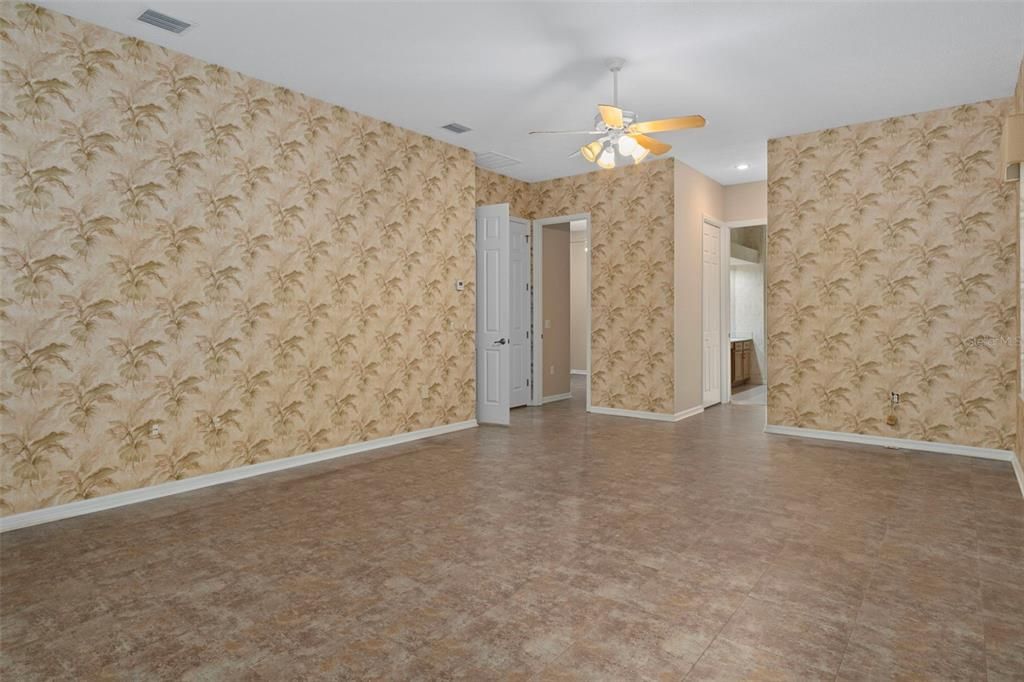 Active With Contract: $569,900 (3 beds, 3 baths, 2775 Square Feet)