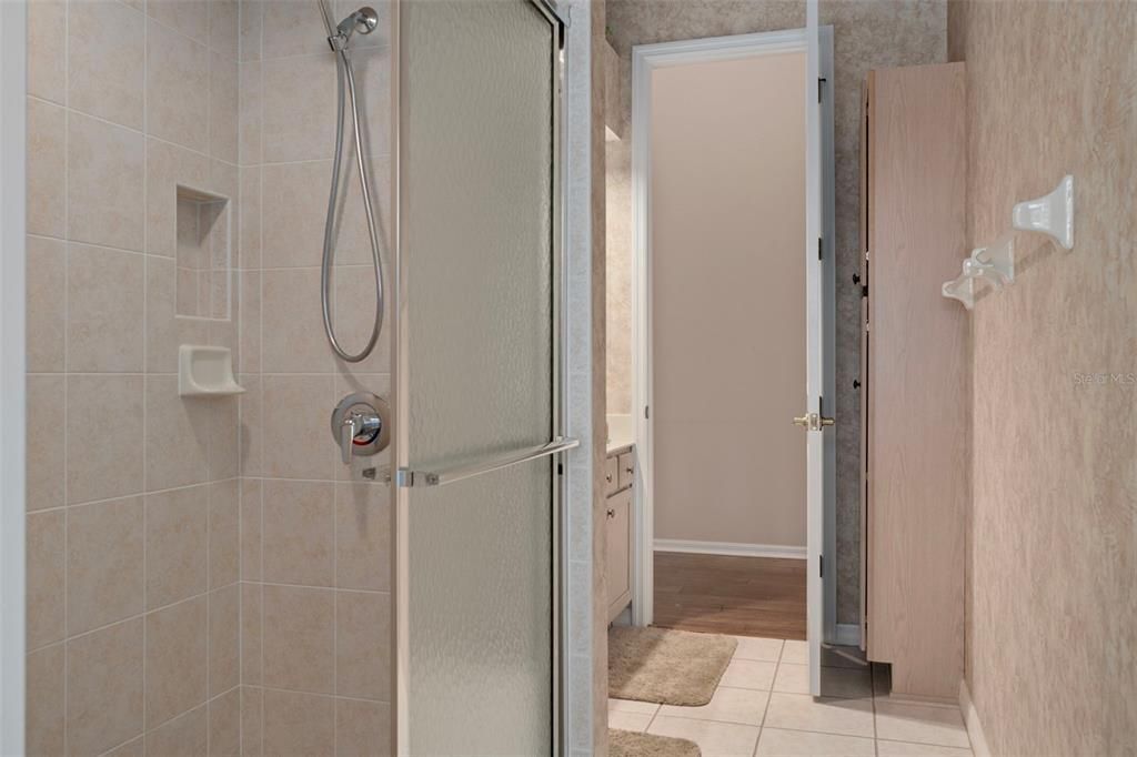 Active With Contract: $569,900 (3 beds, 3 baths, 2775 Square Feet)