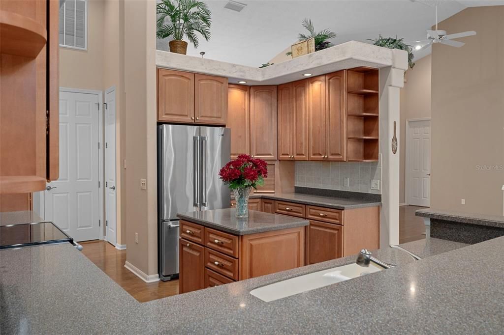 Active With Contract: $569,900 (3 beds, 3 baths, 2775 Square Feet)