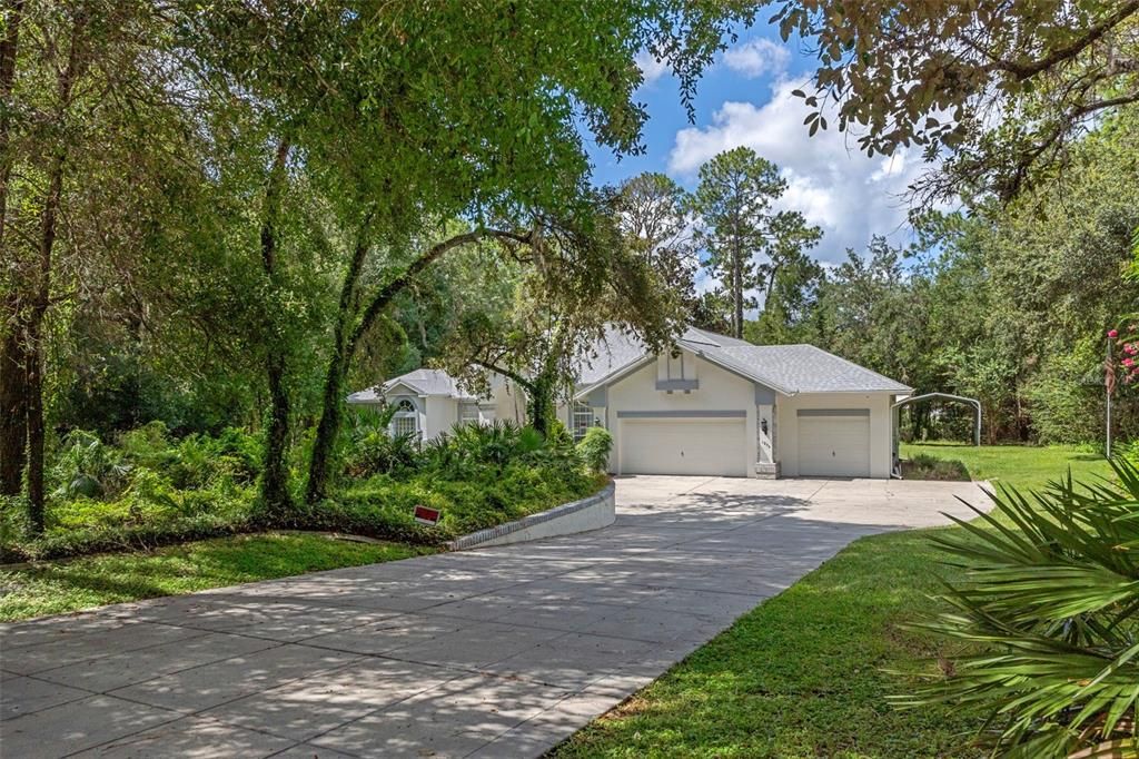 Active With Contract: $569,900 (3 beds, 3 baths, 2775 Square Feet)