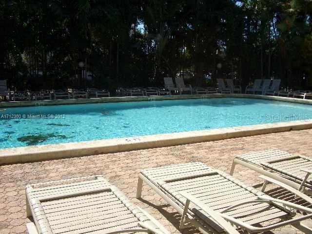 For Sale: $195,000 (1 beds, 1 baths, 828 Square Feet)