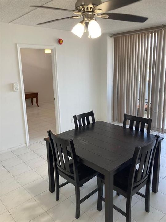 For Sale: $195,000 (1 beds, 1 baths, 828 Square Feet)