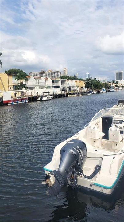 For Sale: $195,000 (1 beds, 1 baths, 828 Square Feet)