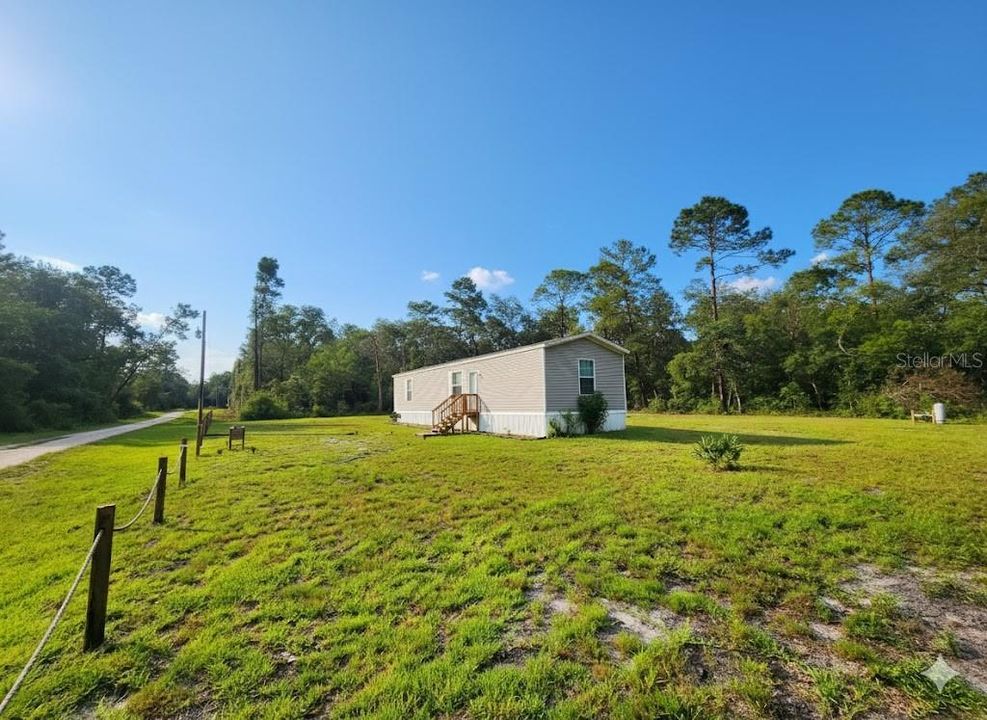 合同活跃: $138,000 (2 贝兹, 2 浴室, 918 平方英尺)