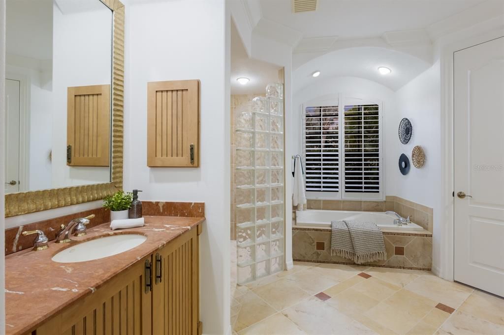 For Sale: $1,249,000 (4 beds, 3 baths, 3052 Square Feet)