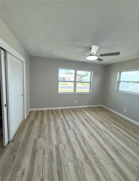 Active With Contract: $225,000 (2 beds, 1 baths, 1328 Square Feet)