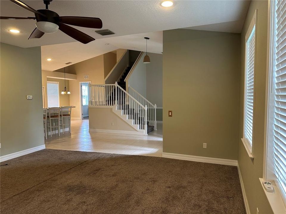 Active With Contract: $2,900 (3 beds, 2 baths, 2019 Square Feet)