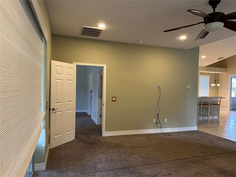 Active With Contract: $2,900 (3 beds, 2 baths, 2019 Square Feet)