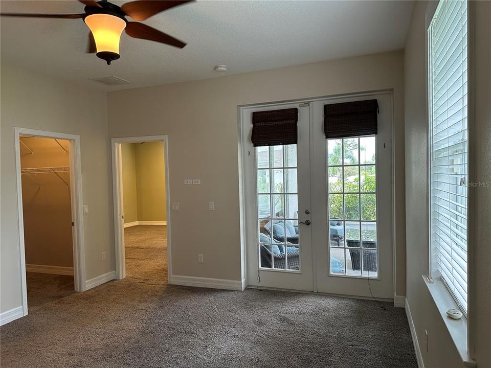 Active With Contract: $2,900 (3 beds, 2 baths, 2019 Square Feet)