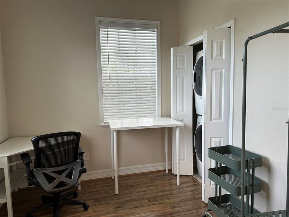 Active With Contract: $2,900 (3 beds, 2 baths, 2019 Square Feet)