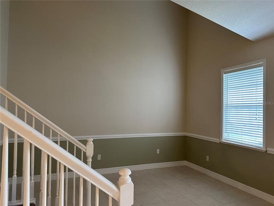 Active With Contract: $2,900 (3 beds, 2 baths, 2019 Square Feet)