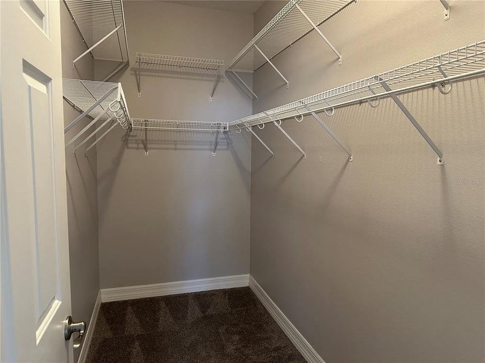 Active With Contract: $2,900 (3 beds, 2 baths, 2019 Square Feet)