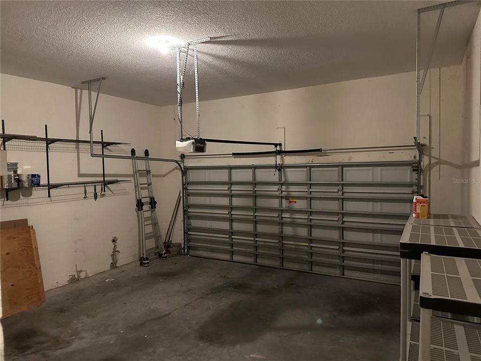 Active With Contract: $2,900 (3 beds, 2 baths, 2019 Square Feet)