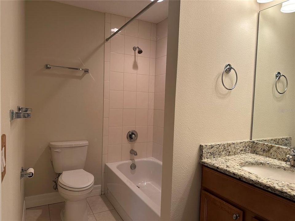 Active With Contract: $2,900 (3 beds, 2 baths, 2019 Square Feet)