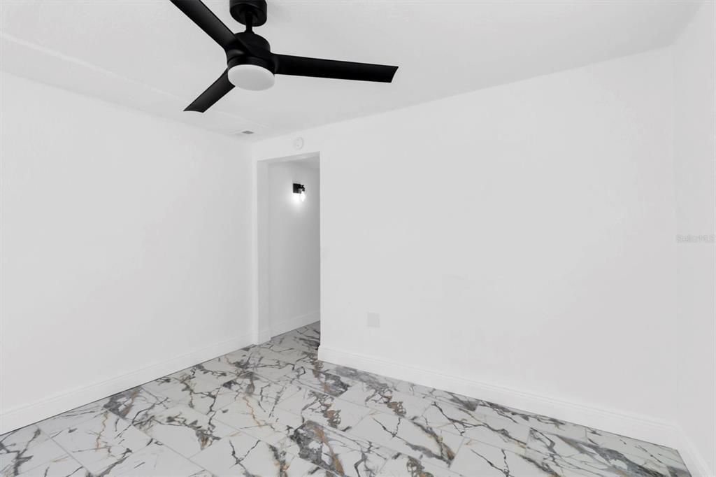 待售: $214,900 (2 贝兹, 1 浴室, 936 平方英尺)