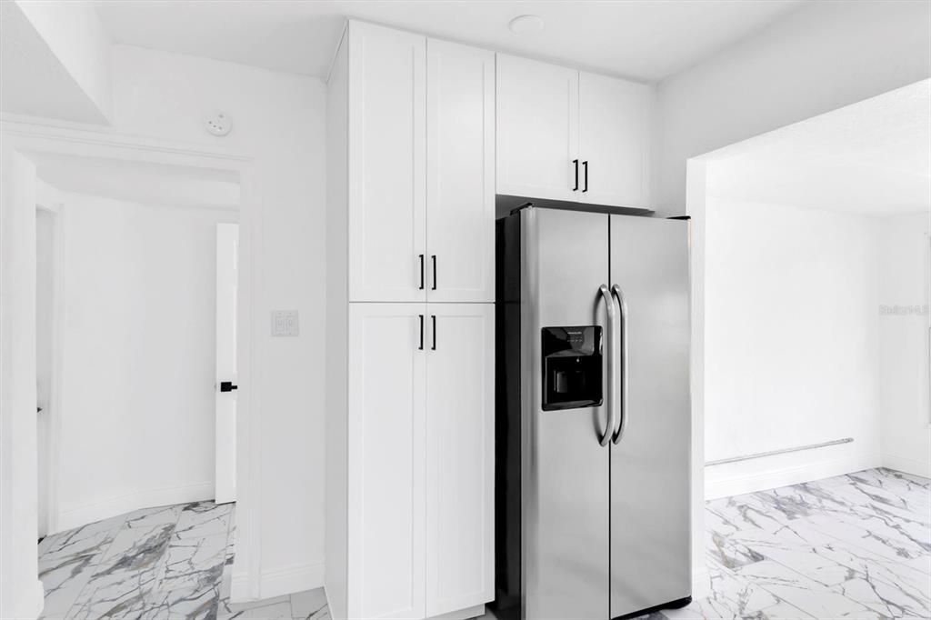 待售: $214,900 (2 贝兹, 1 浴室, 936 平方英尺)