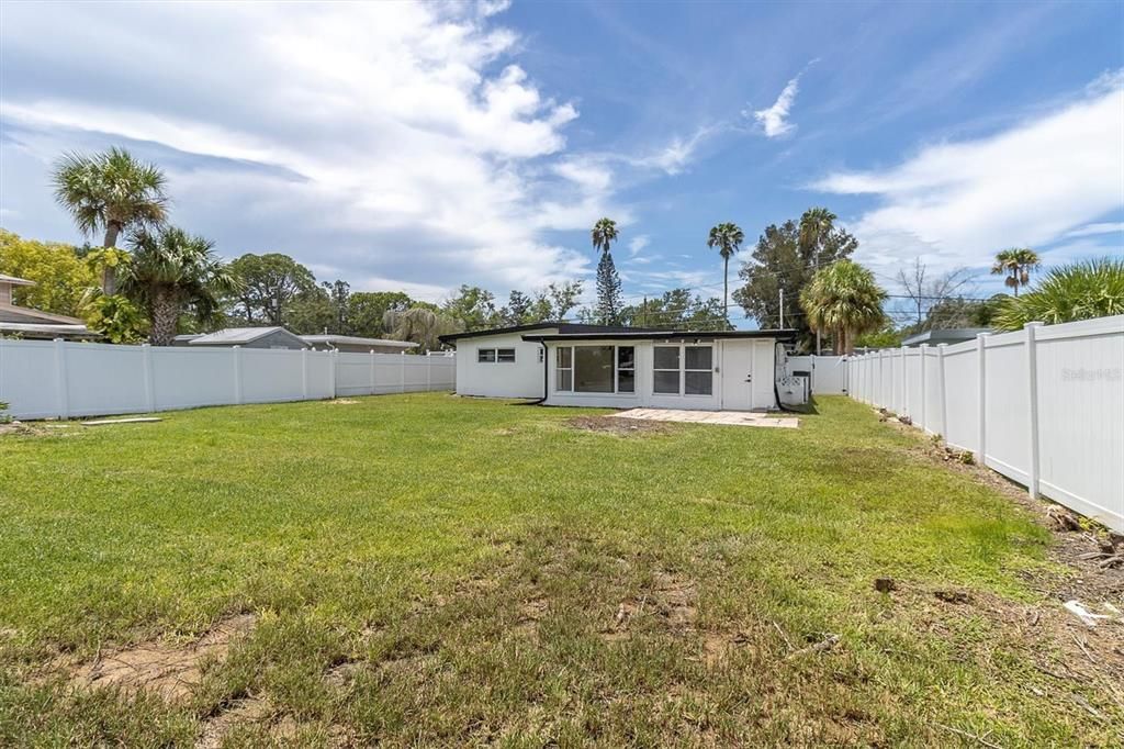 待售: $214,900 (2 贝兹, 1 浴室, 936 平方英尺)