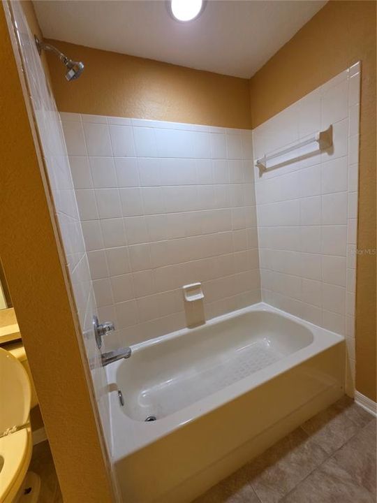 For Rent: $2,050 (3 beds, 2 baths, 2014 Square Feet)