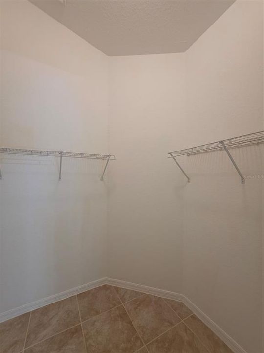 For Rent: $2,050 (3 beds, 2 baths, 2014 Square Feet)